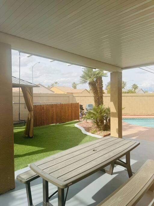 Paradise Las Vegas Exterior photo